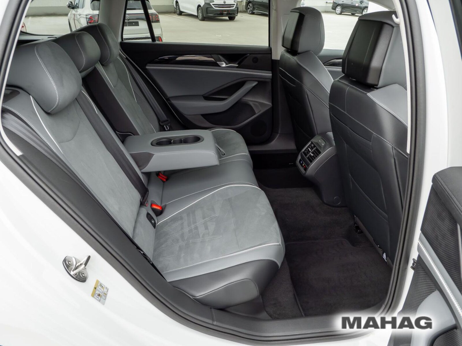 Volkswagen Passat – Bild 14