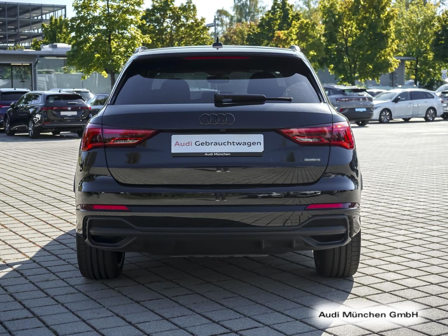 Bild über Audi Q3 S line 40 TFSI quattro S tronic - für weitere Informationen kontaktieren Sie den Audi Partner
