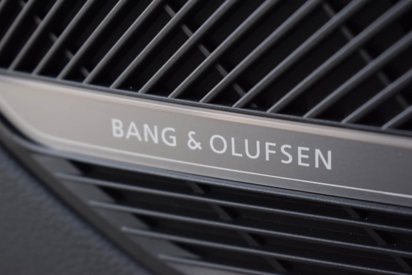 Bild über Audi RS 4 Avant TFSI quattro tiptronic - für weitere Informationen kontaktieren Sie den Audi Partner