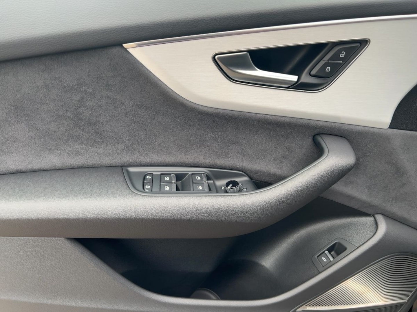 Bild über Audi SQ8 TFSI quattro tiptronic - für weitere Informationen kontaktieren Sie den Audi Partner