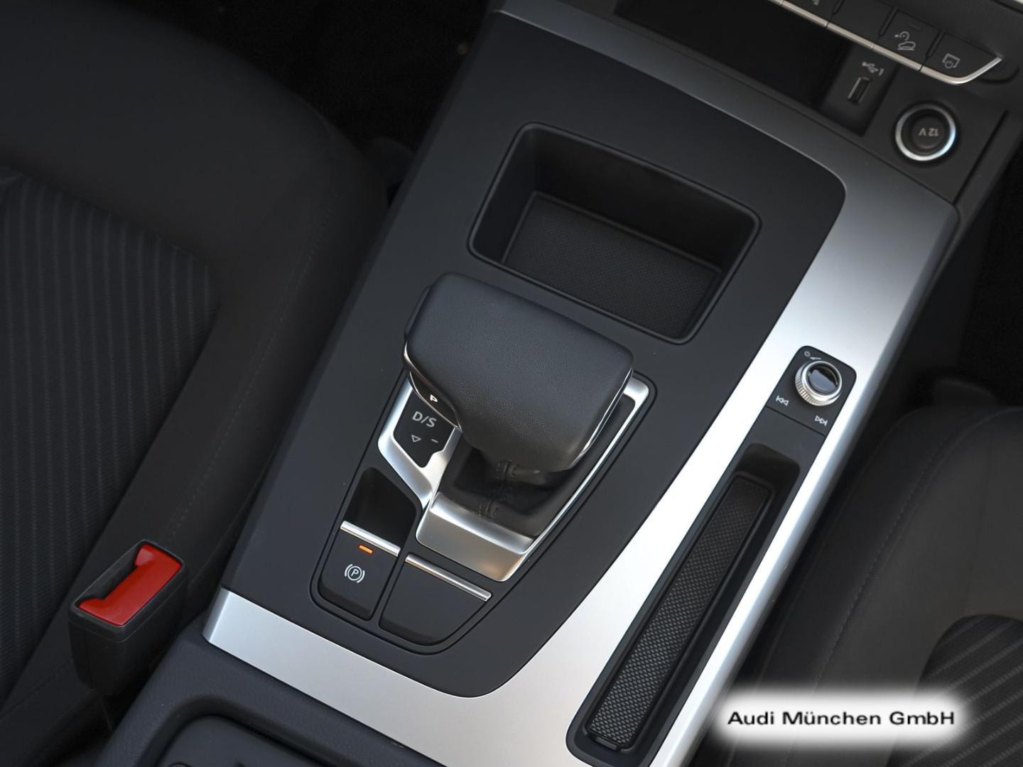 Bild über Audi Q5 40 TDI quattro S tronic - für weitere Informationen kontaktieren Sie den Audi Partner