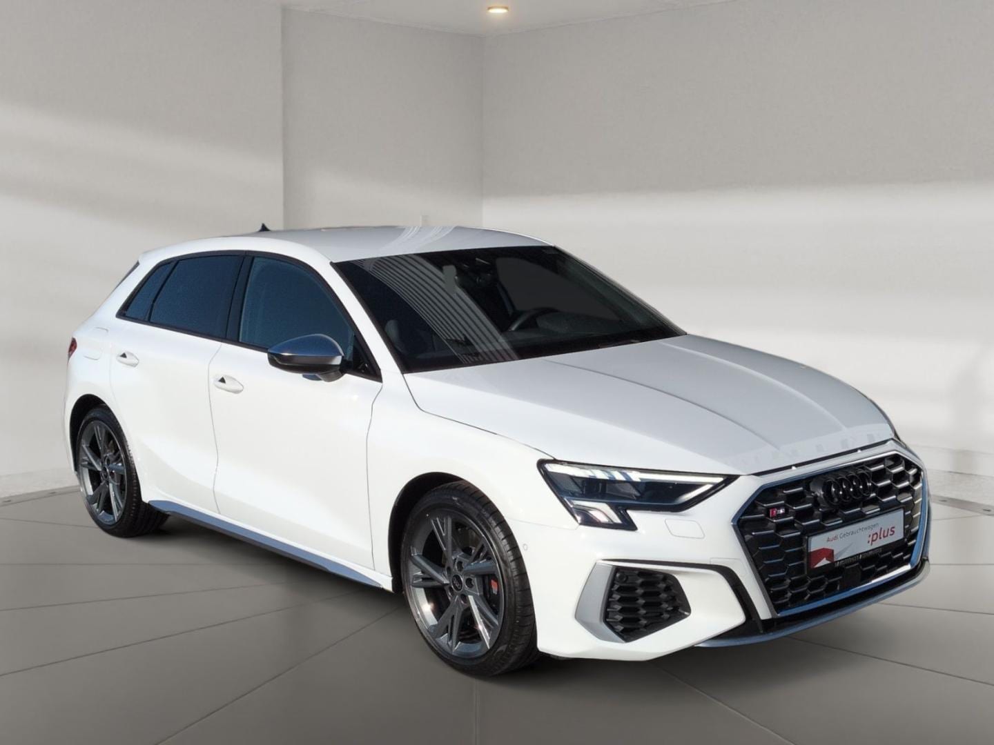 Bild über Audi S3 Sportback TFSI quattro S tronic - für weitere Informationen kontaktieren Sie den Audi Partner