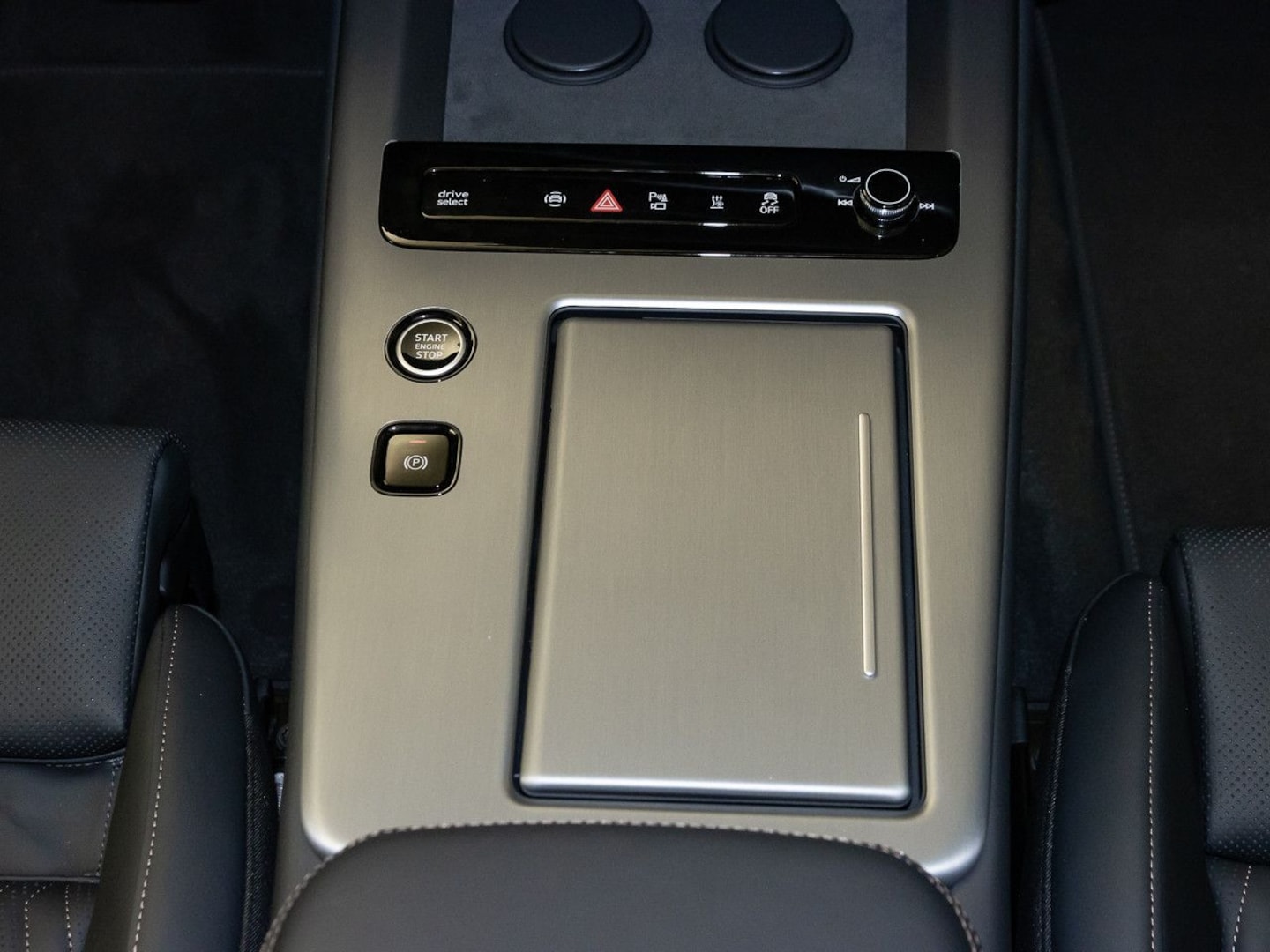 Bild über Audi Q7 SUV TDI quattro 220 kW tiptronic - für weitere Informationen kontaktieren Sie den Audi Partner