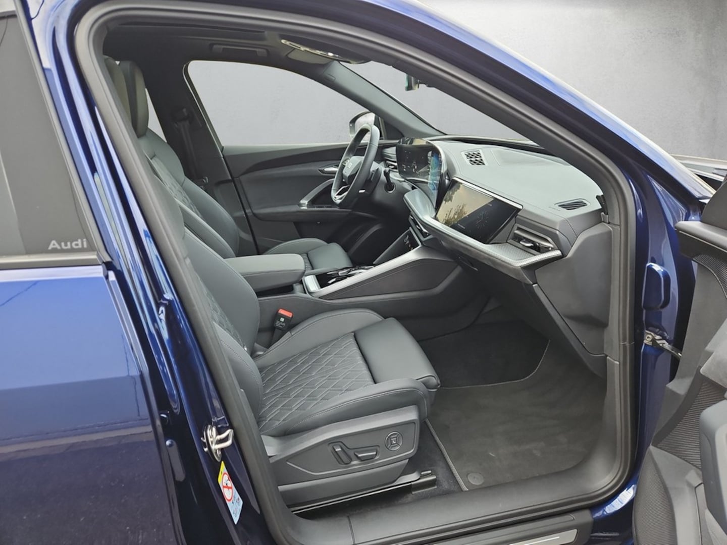 Bild über Audi Q5 SUV TFSI 150 kW S tronic - für weitere Informationen kontaktieren Sie den Audi Partner