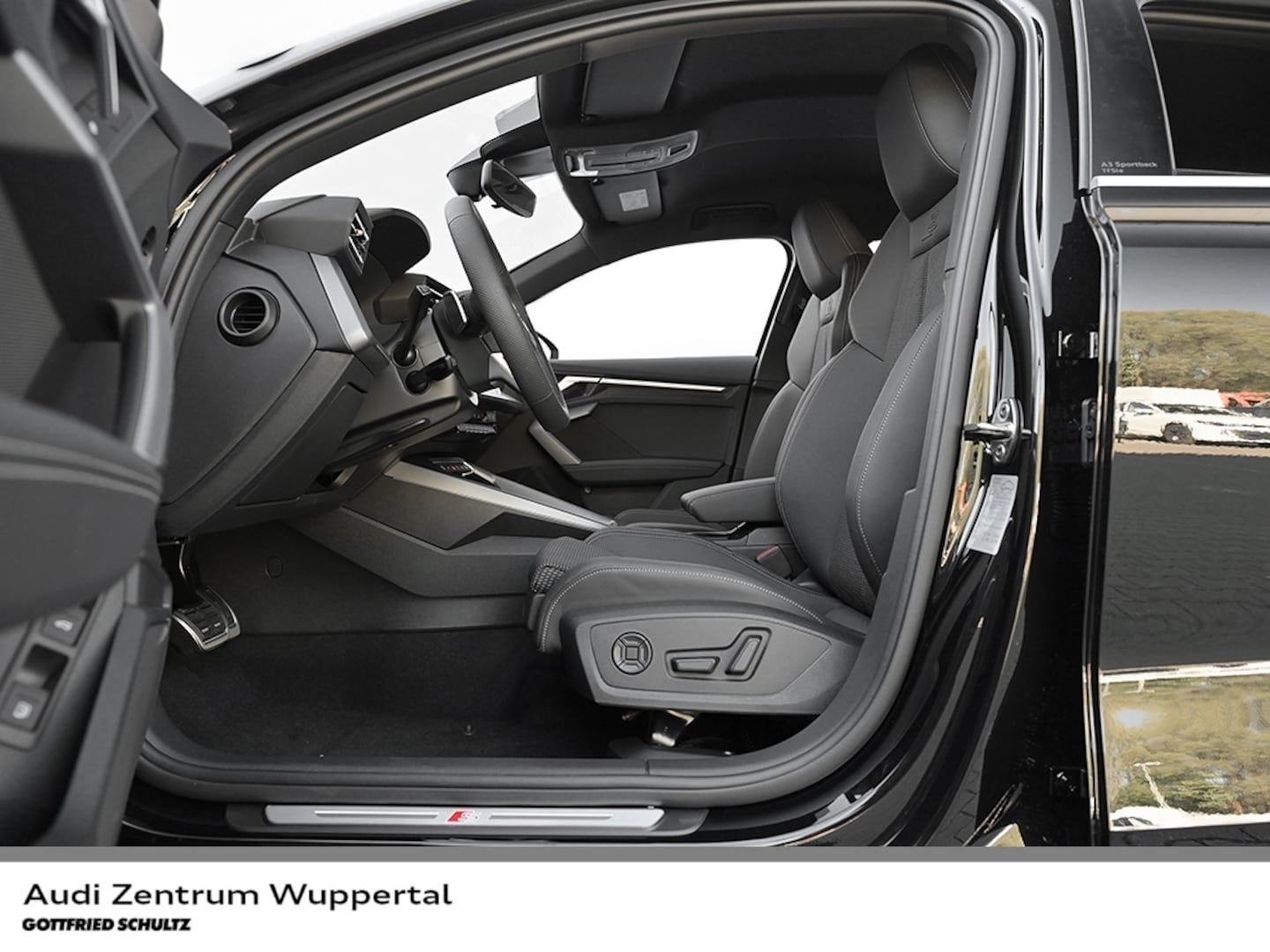 Bild über Audi A3 Sportback TFSI e S line 40 TFSI e S tronic - für weitere Informationen kontaktieren Sie den Audi Partner