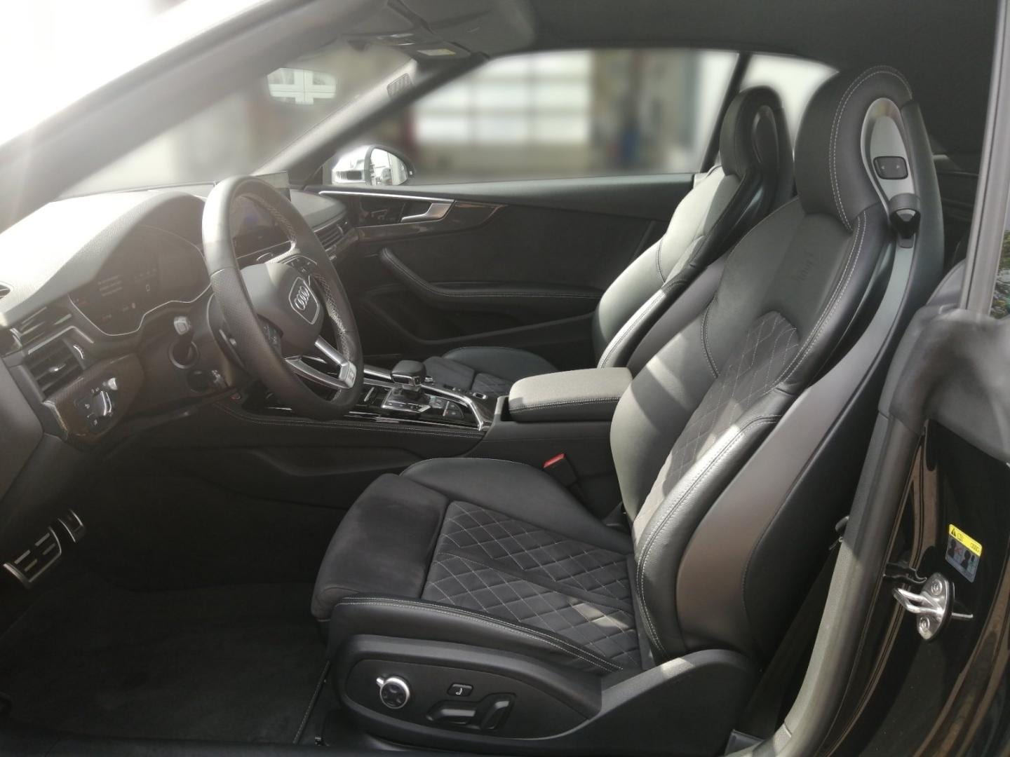 Bild über Audi S5 Cabriolet TFSI quattro tiptronic - für weitere Informationen kontaktieren Sie den Audi Partner