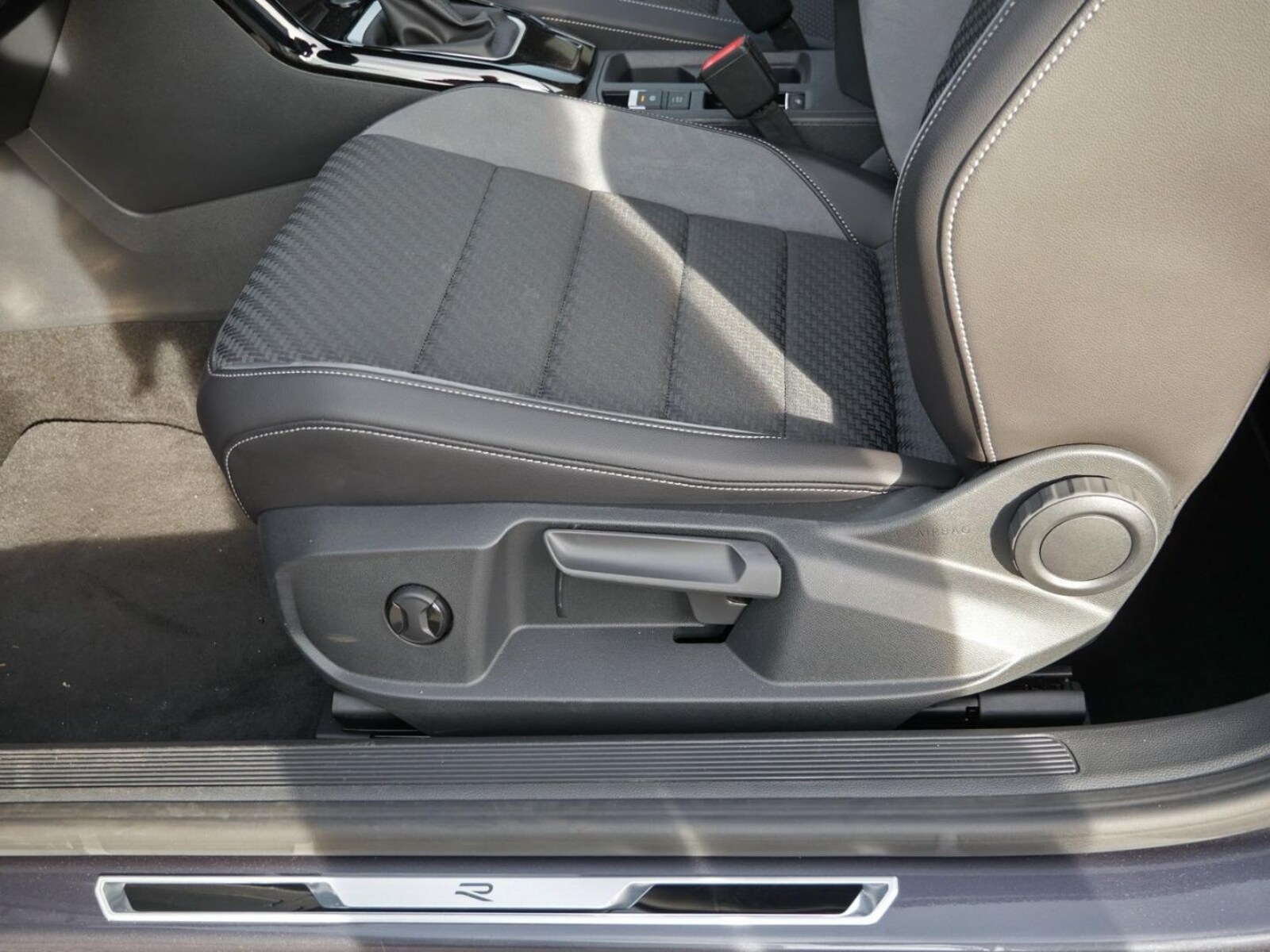 Volkswagen T-Roc Cabriolet – Bild 22