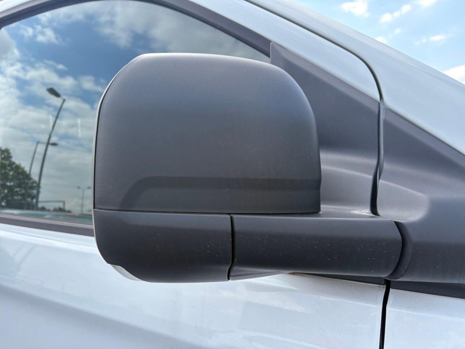 Volkswagen Transporter Kasten langer Radstand – Bild 24