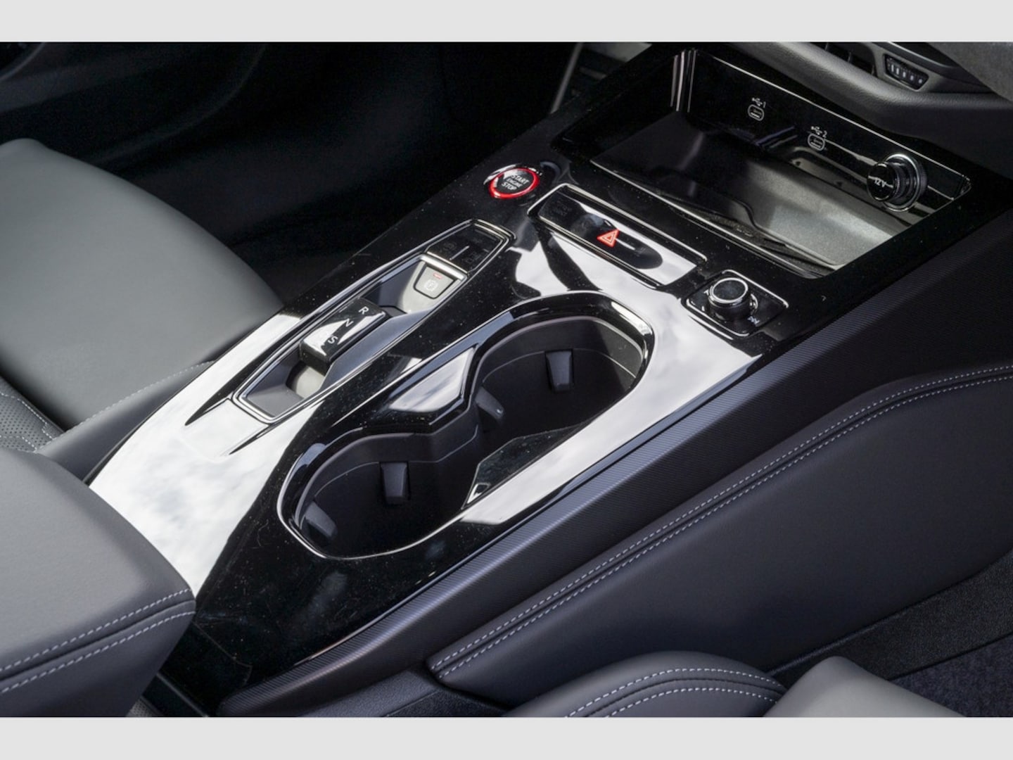 Bild über Audi RS 5 Limousine TFSI quattro 470 kW tiptronic - für weitere Informationen kontaktieren Sie den Audi Partner