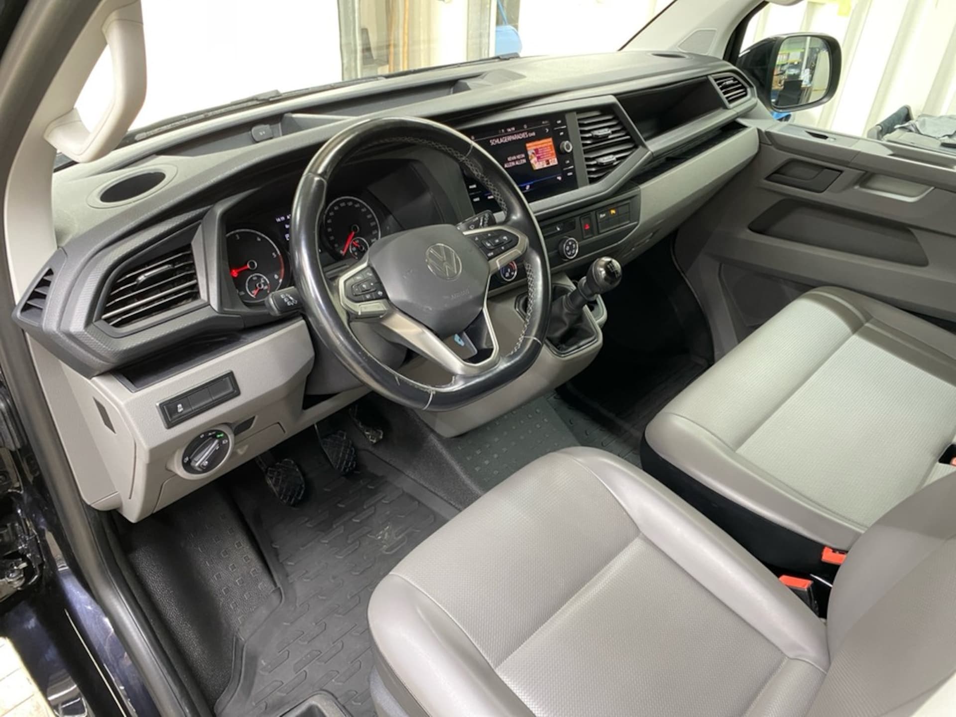 Volkswagen T6.1 Transporter Kasten kurzer Radstand