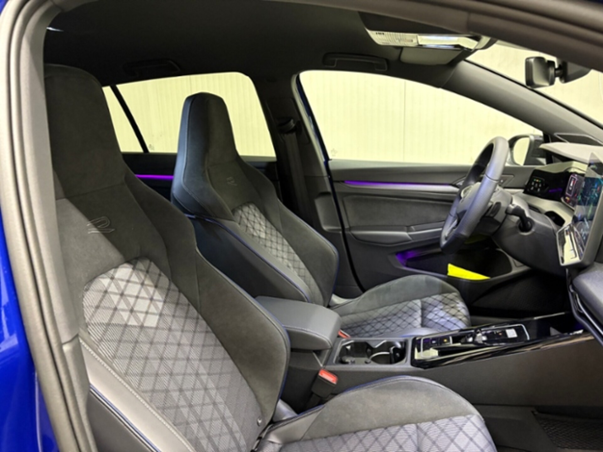 Volkswagen Golf R-Line