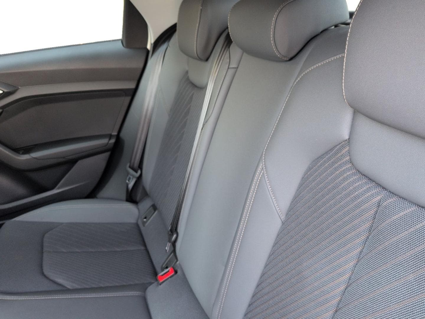 Bild über Audi A1 Sportback S line 40 TFSI S tronic - für weitere Informationen kontaktieren Sie den Audi Partner