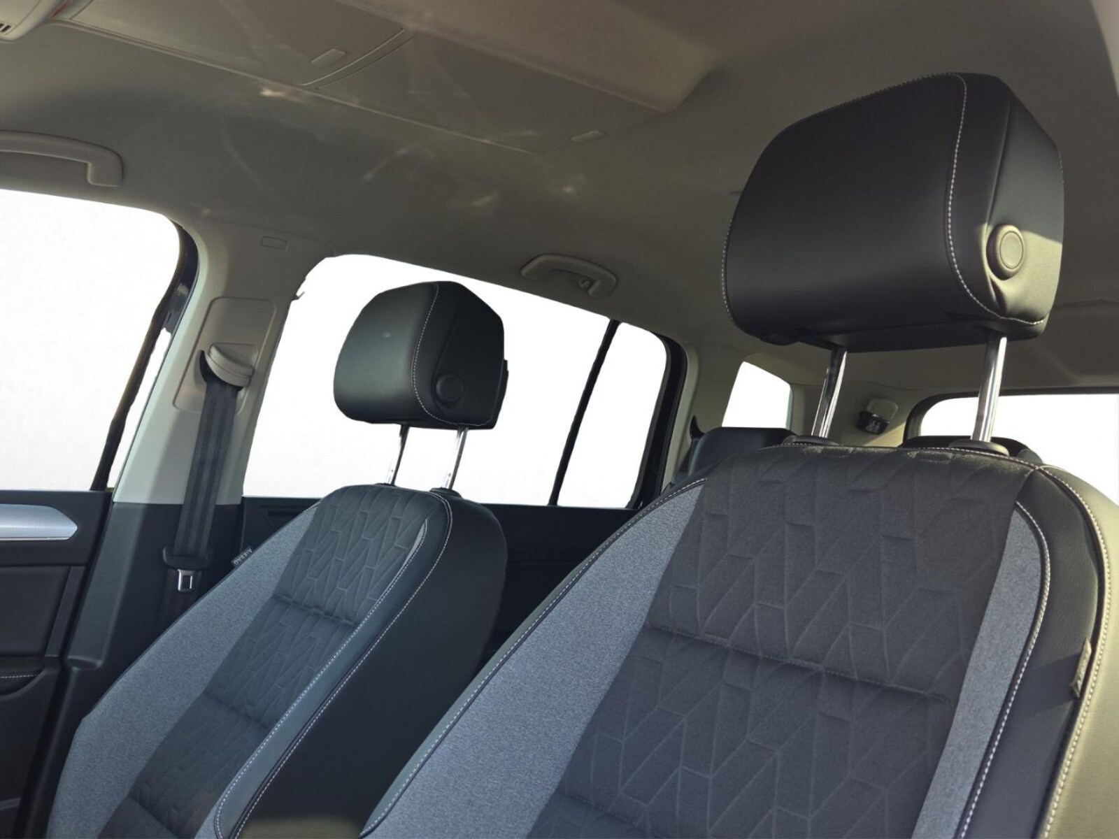 Volkswagen Touran – Bild 12