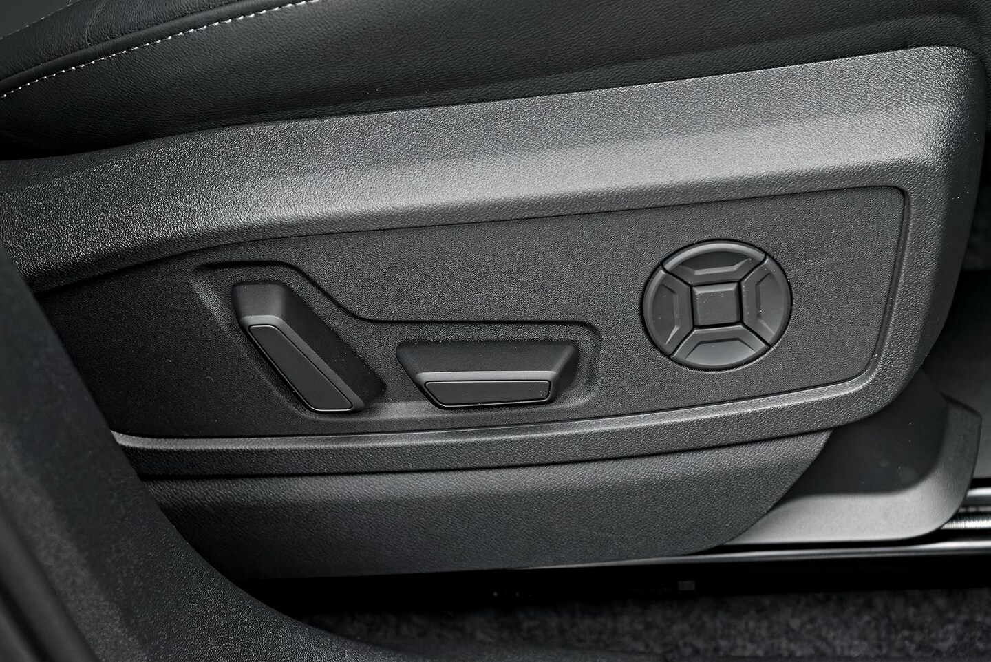 Image about Audi Q5 SUV TFSI quattro 200 kW sport