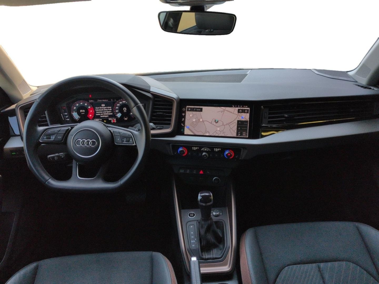 Bild über Audi A1 Sportback S line 40 TFSI S tronic - für weitere Informationen kontaktieren Sie den Audi Partner