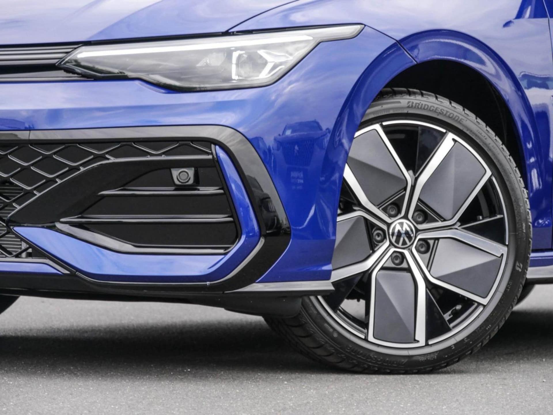 Volkswagen Golf R-Line