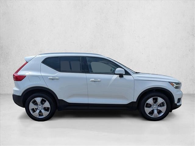 2022 Volvo XC40