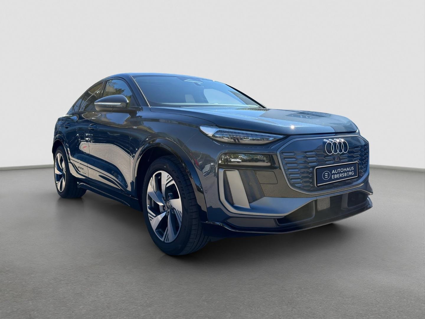 Bild über Audi Q6 Sportback e-tron e-tron quattro - für weitere Informationen kontaktieren Sie den Audi Partner