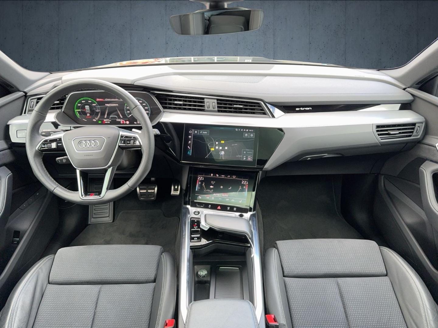 Bild über Audi Q8 e-tron S line 50 e-tron quattro 250 kW - für weitere Informationen kontaktieren Sie den Audi Partner