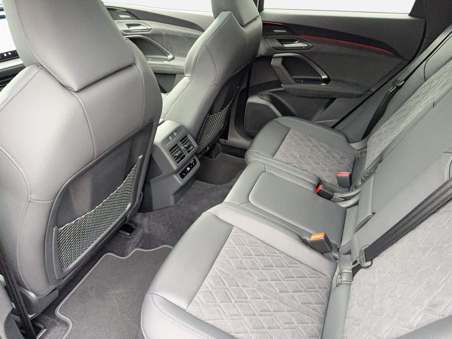 Bild über Audi Q5 SUV TDI quattro 150 kW S tronic - für weitere Informationen kontaktieren Sie den Audi Partner