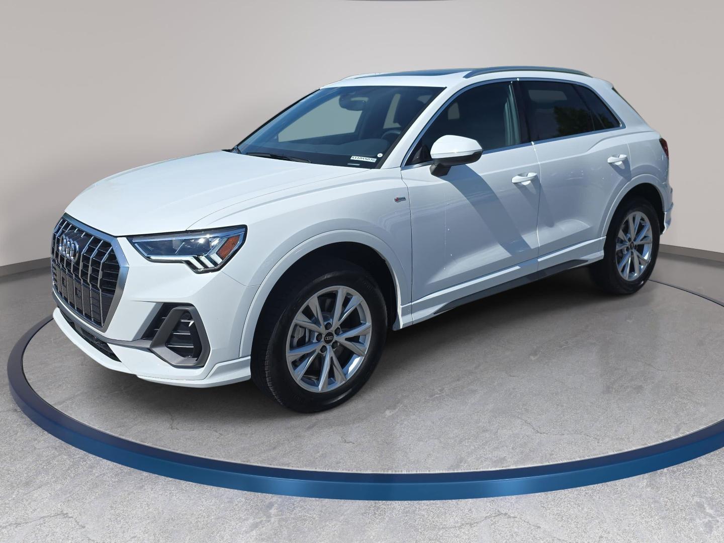 2025 Audi Q3 45 TFSI S Line Premium quattro's photo