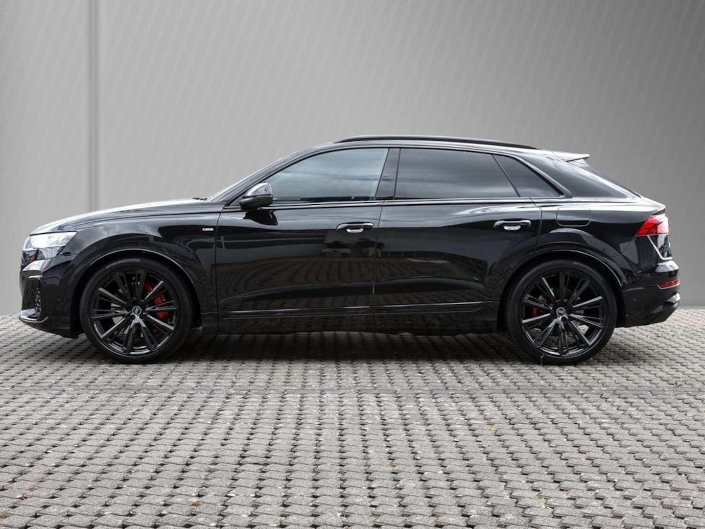 Bild über Audi Q8 SUV TFSI e S line business TFSI e quattro 360 kW tiptronic - für weitere Informationen kontaktieren Sie den Audi Partner