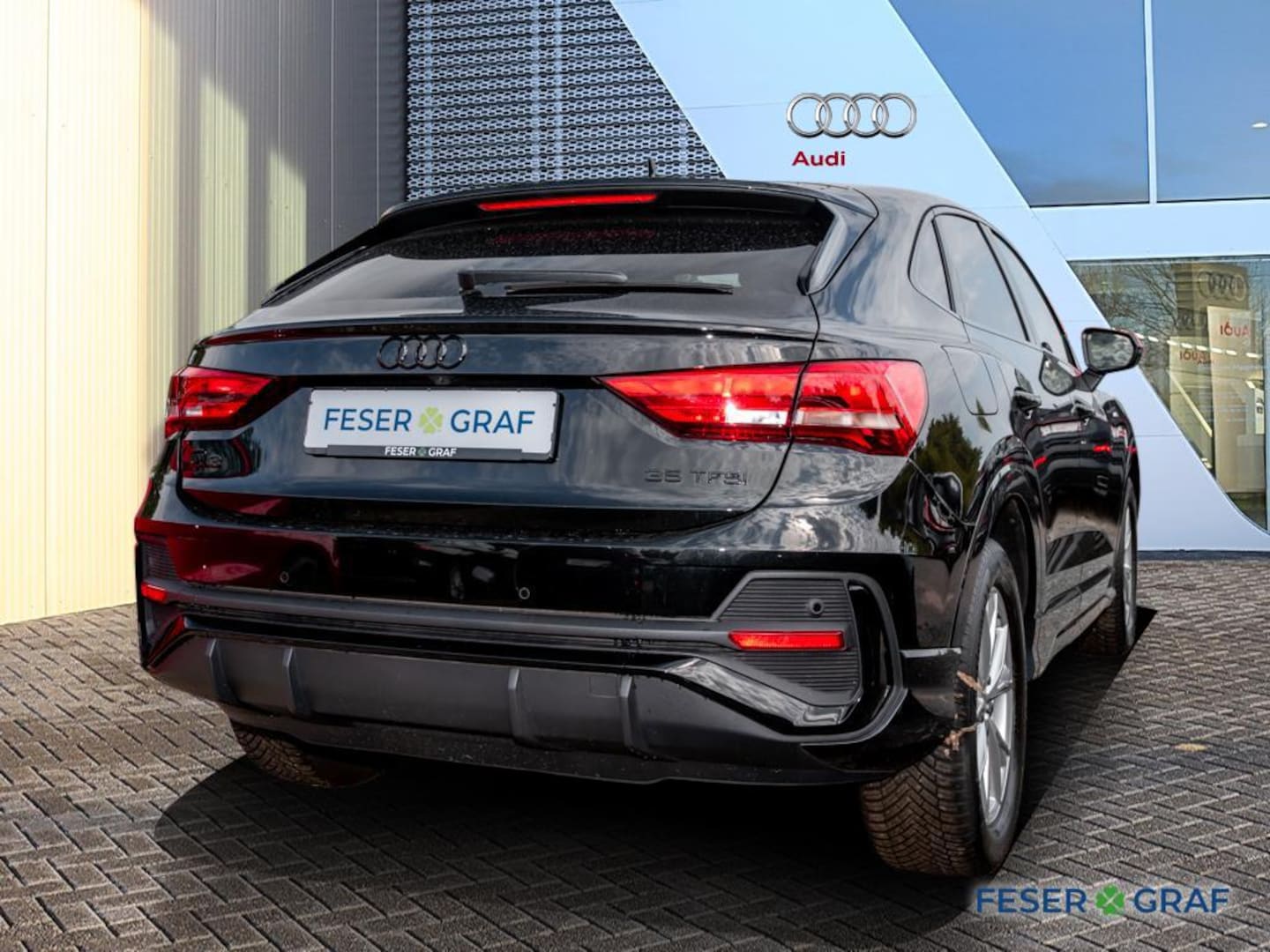 Bild über Audi Q3 Sportback S line 35 TFSI S tronic - für weitere Informationen kontaktieren Sie den Audi Partner