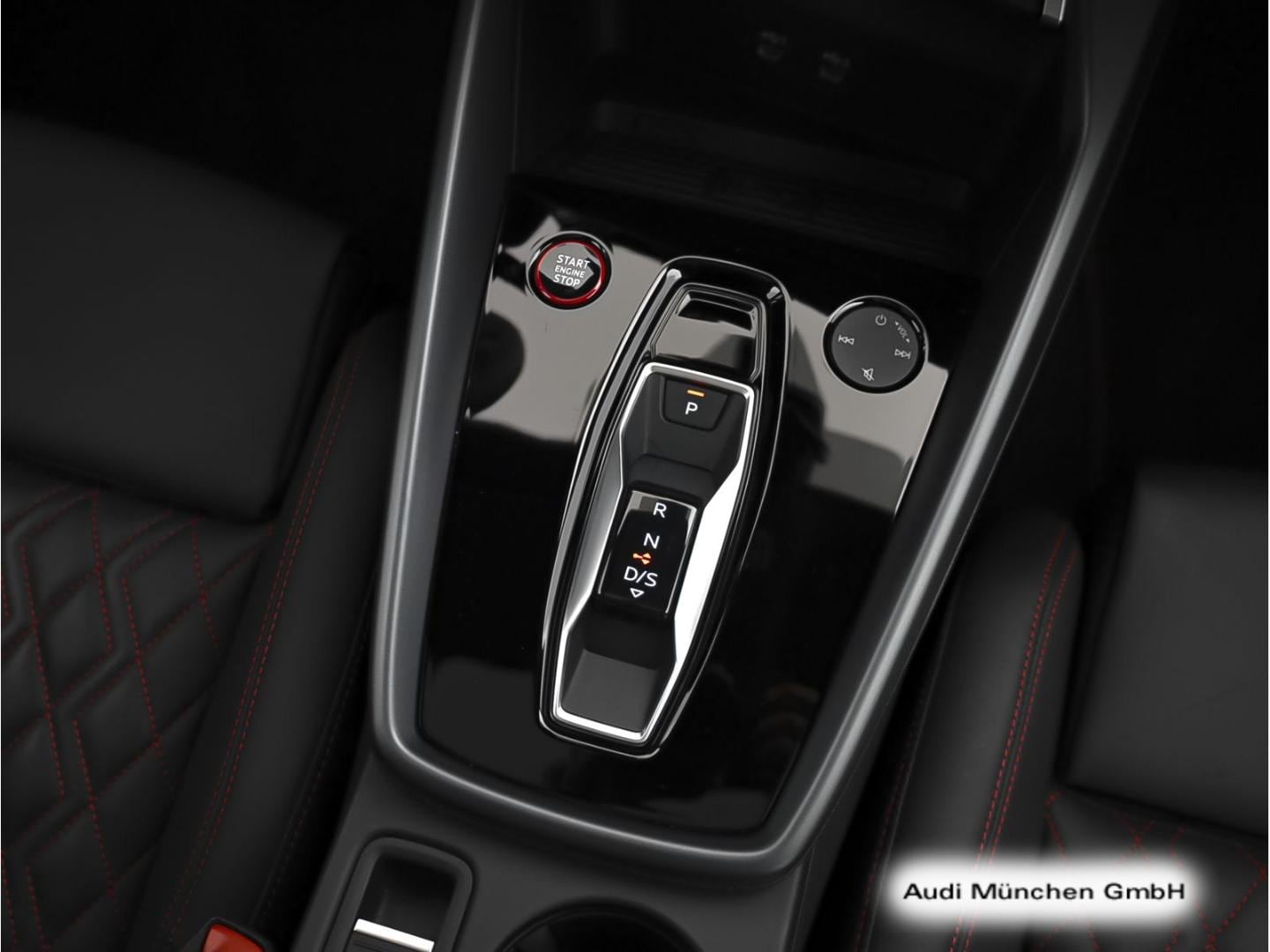 Bild über Audi S3 Sportback TFSI quattro S tronic - für weitere Informationen kontaktieren Sie den Audi Partner