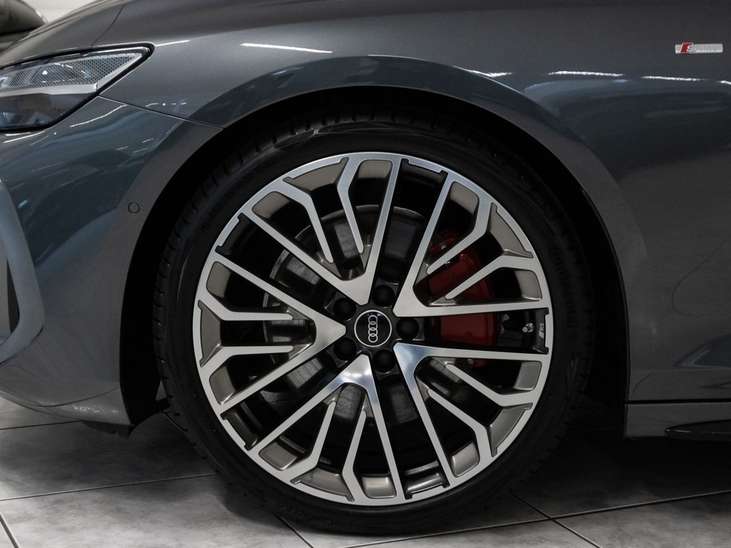Bild über Audi A6 Avant TFSI quattro 270 kW S tronic - für weitere Informationen kontaktieren Sie den Audi Partner