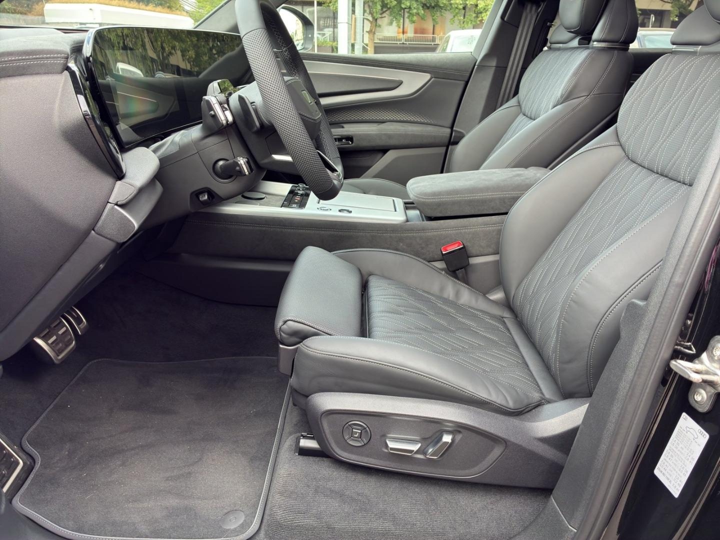 Bild über Audi Q7 SUV TDI quattro 220 kW tiptronic - für weitere Informationen kontaktieren Sie den Audi Partner