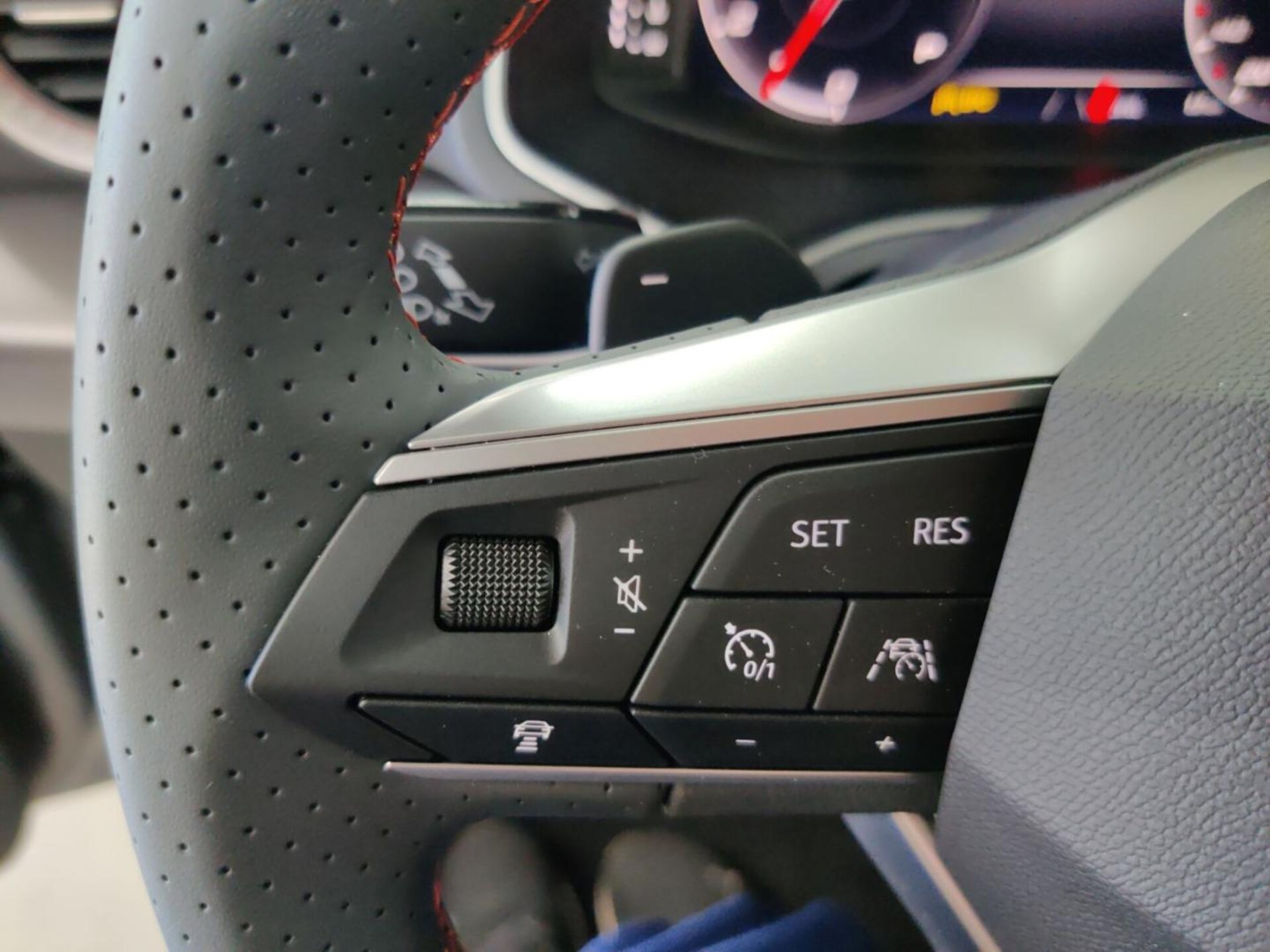 SEAT Arona FR