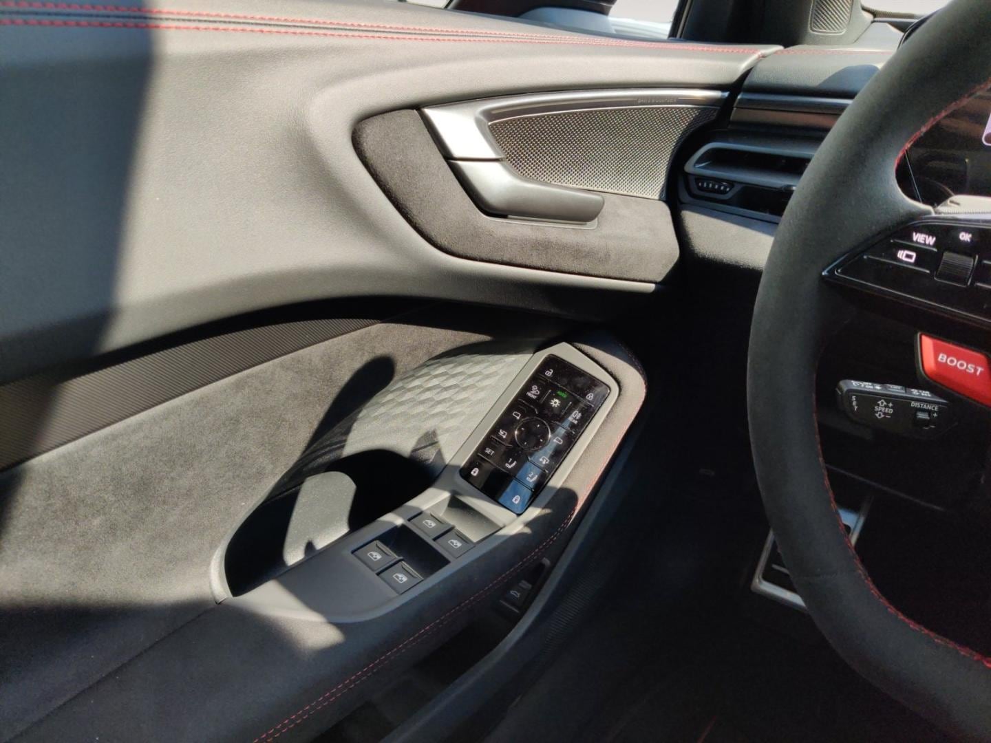 Bild über Audi RS 5 Limousine TFSI quattro 470 kW tiptronic - für weitere Informationen kontaktieren Sie den Audi Partner
