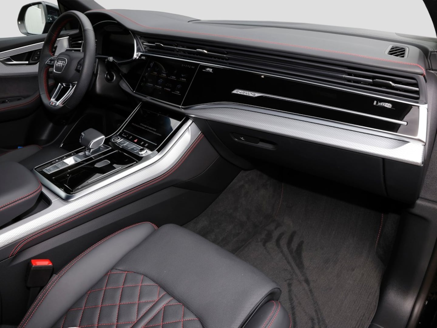 Bild über Audi Q8 SUV TFSI e S line business TFSI e quattro 360 kW tiptronic - für weitere Informationen kontaktieren Sie den Audi Partner