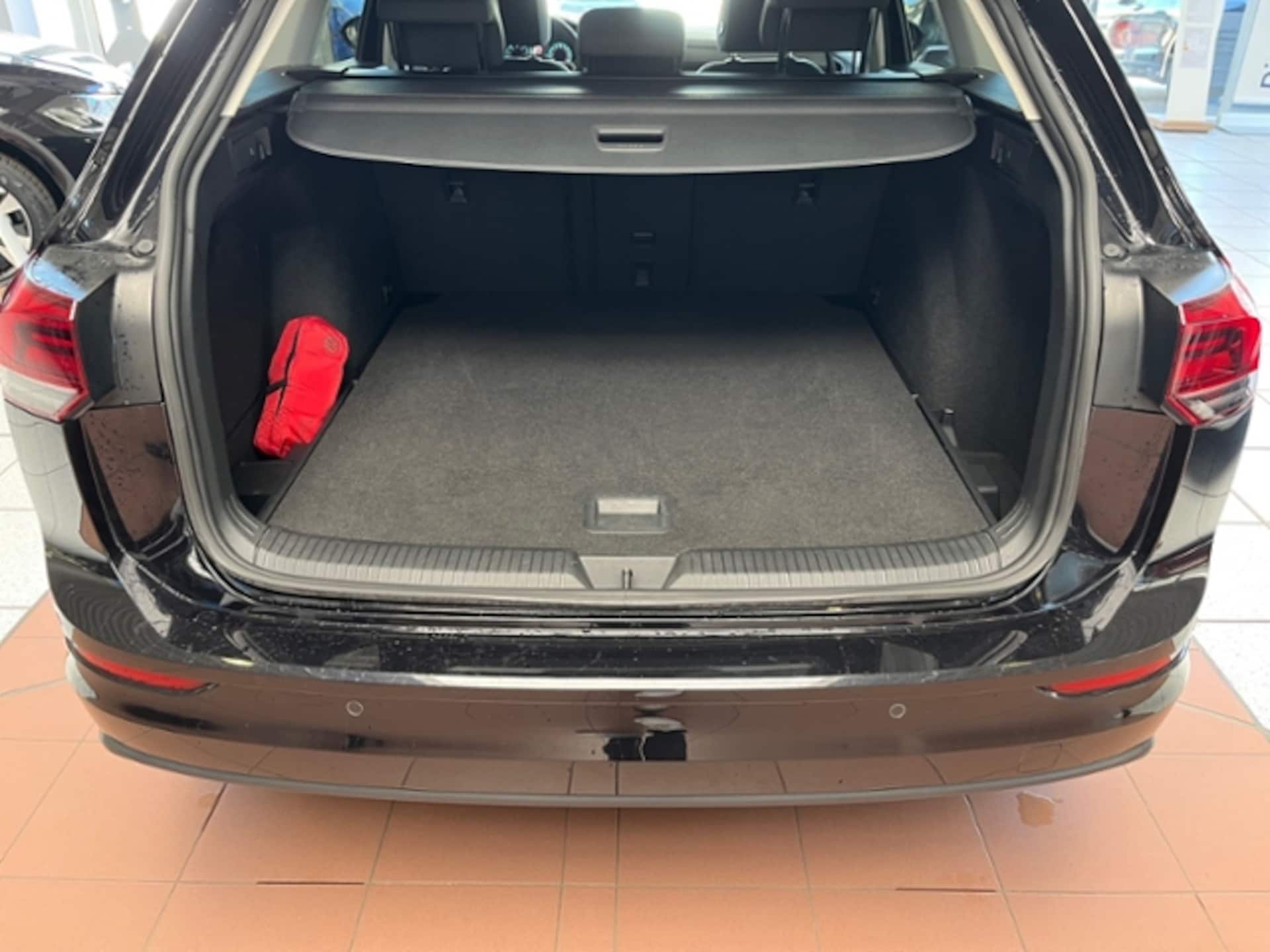 Volkswagen Golf Variant Life
