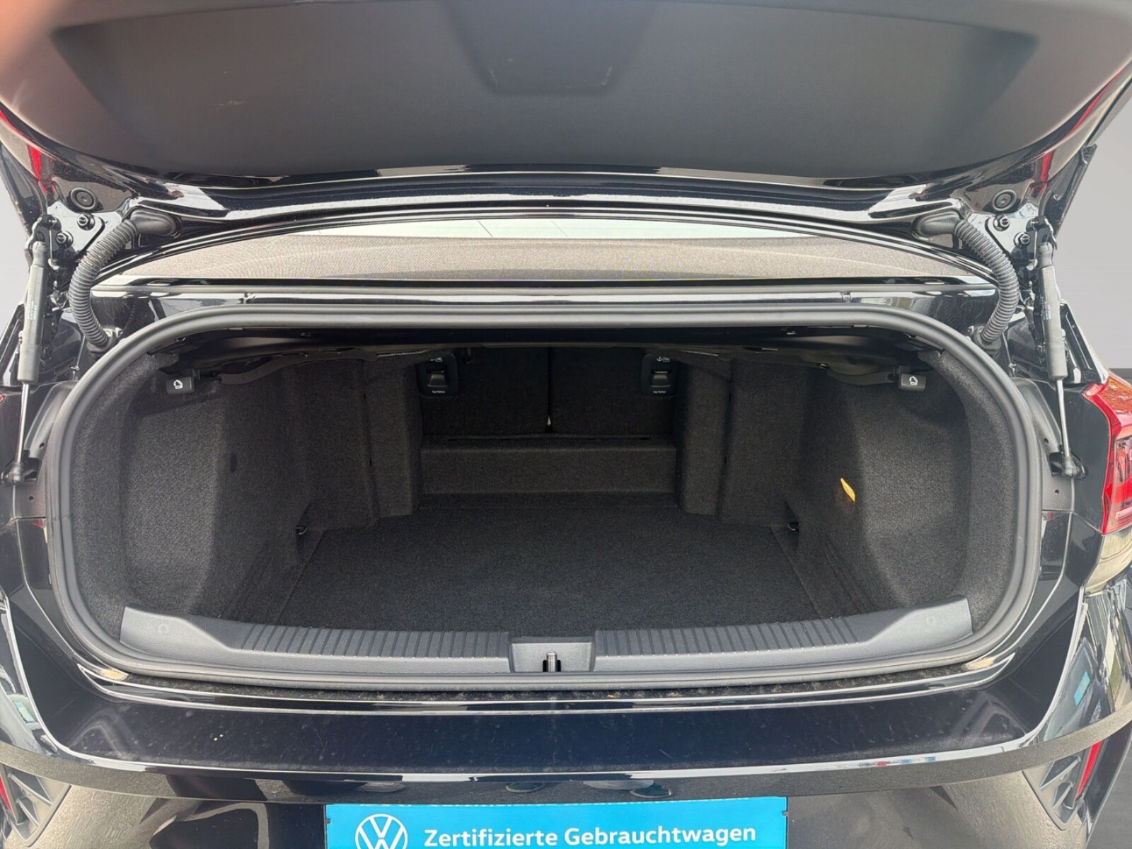 Volkswagen T-Roc Cabriolet – Bild 9