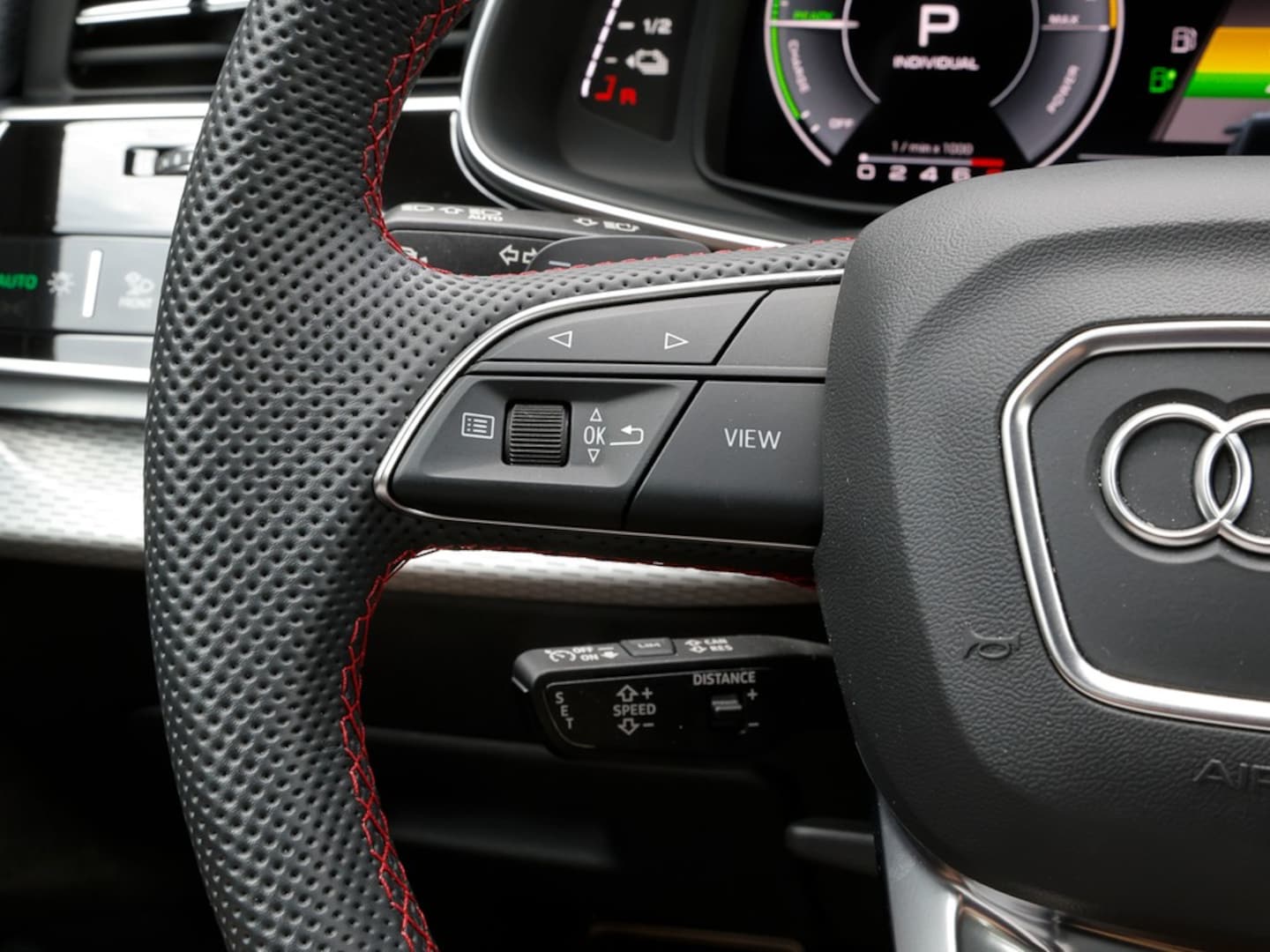 Bild über Audi Q8 SUV TFSI e S line business TFSI e quattro 360 kW tiptronic - für weitere Informationen kontaktieren Sie den Audi Partner
