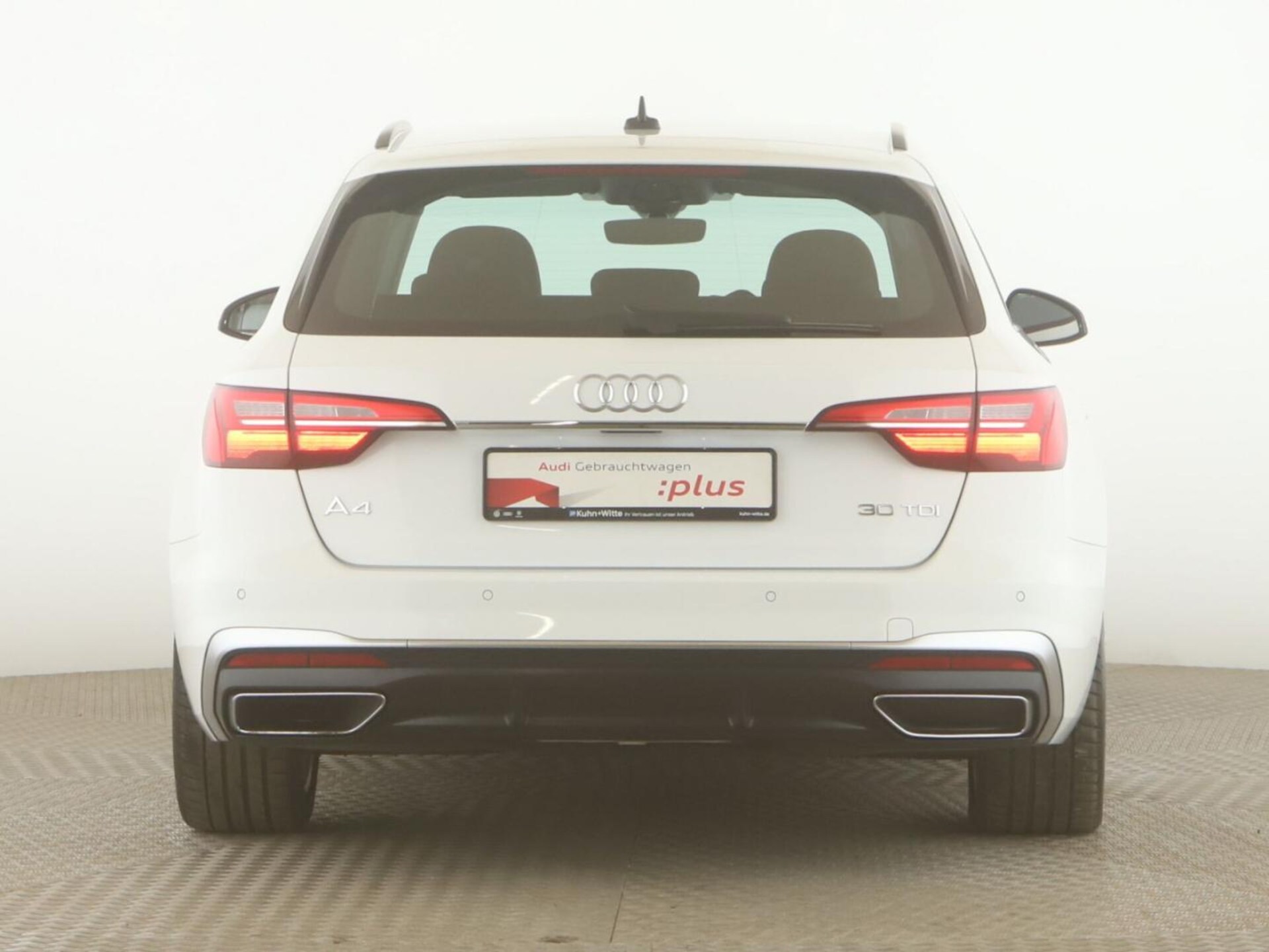 Audi A4 Avant S line