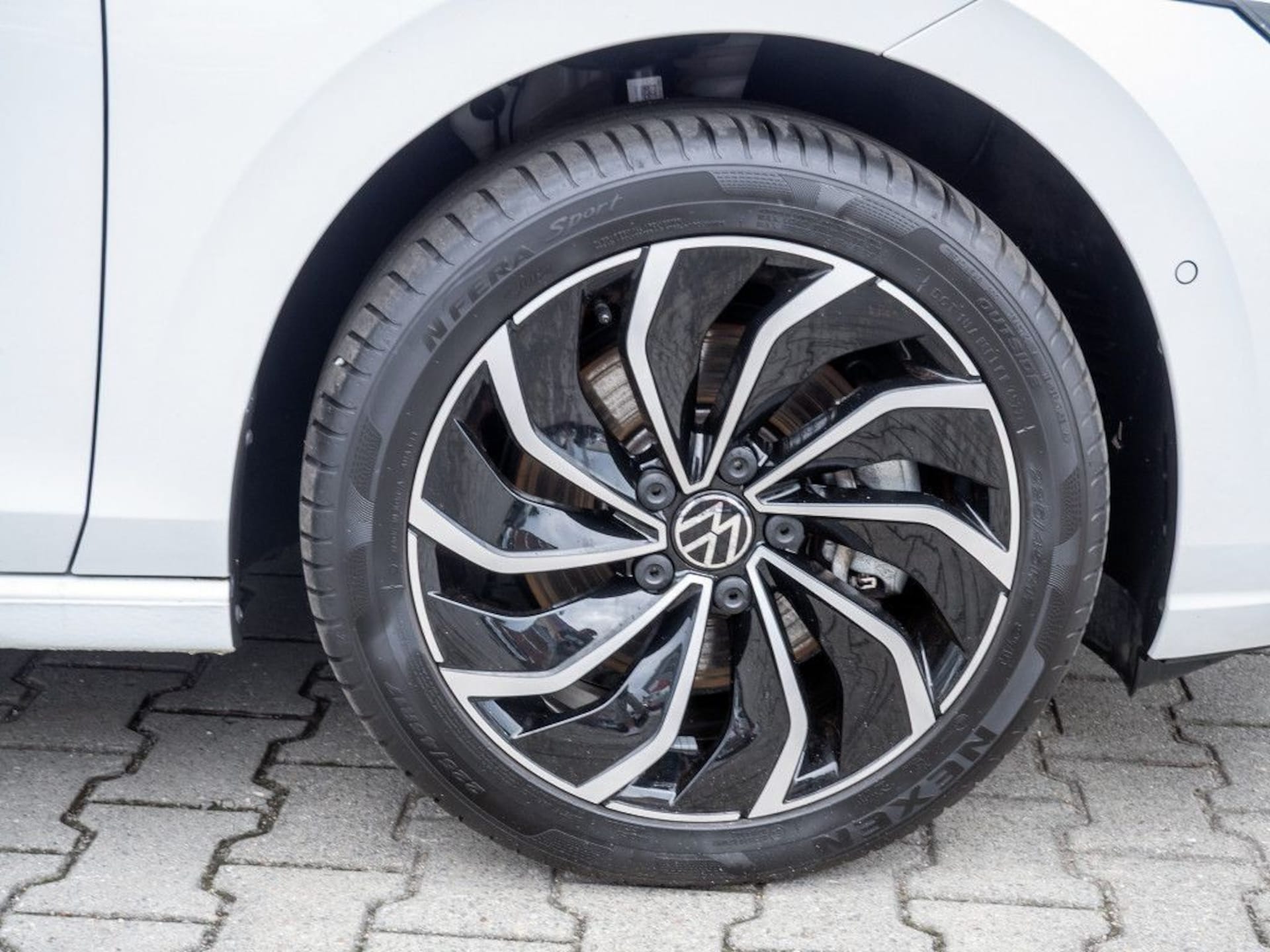 Volkswagen Golf Style