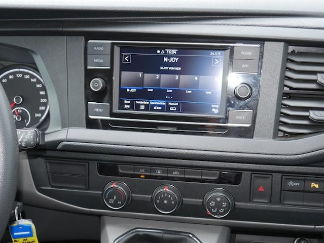 Volkswagen T6.1 Caravelle larger