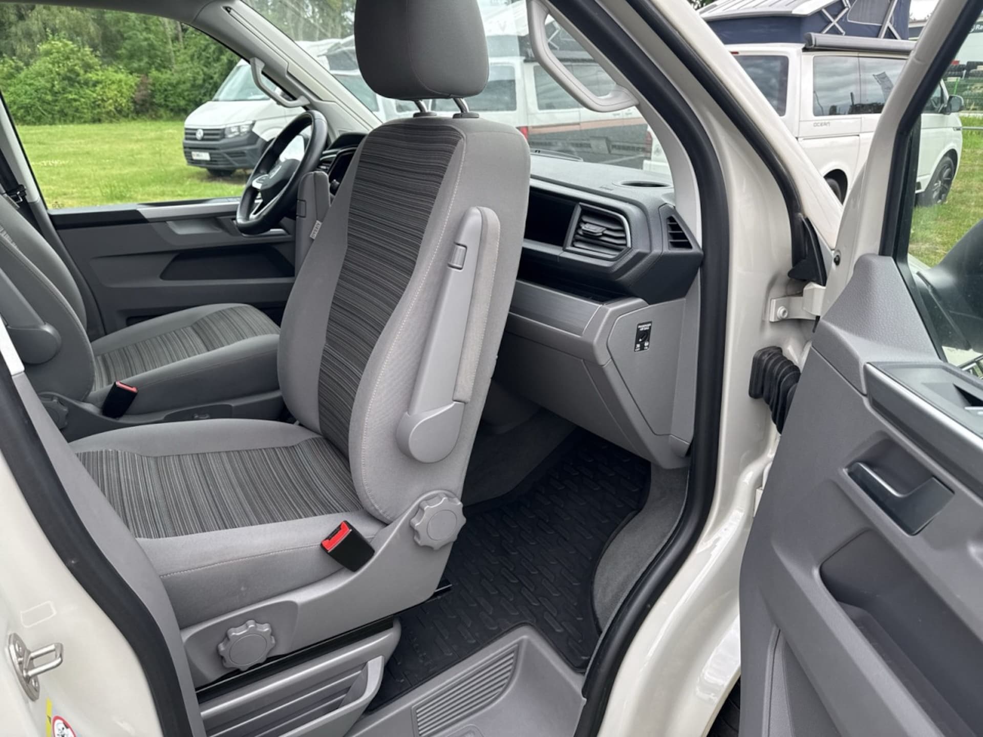 Volkswagen T6.1 California Coast
