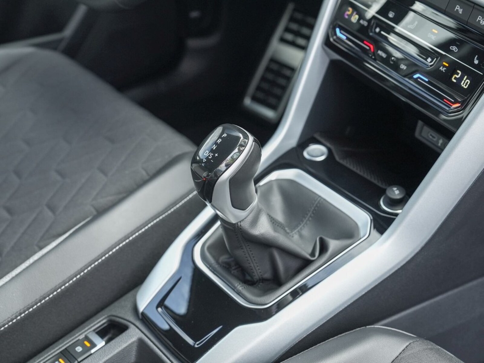 Volkswagen T-Roc – Bild 9