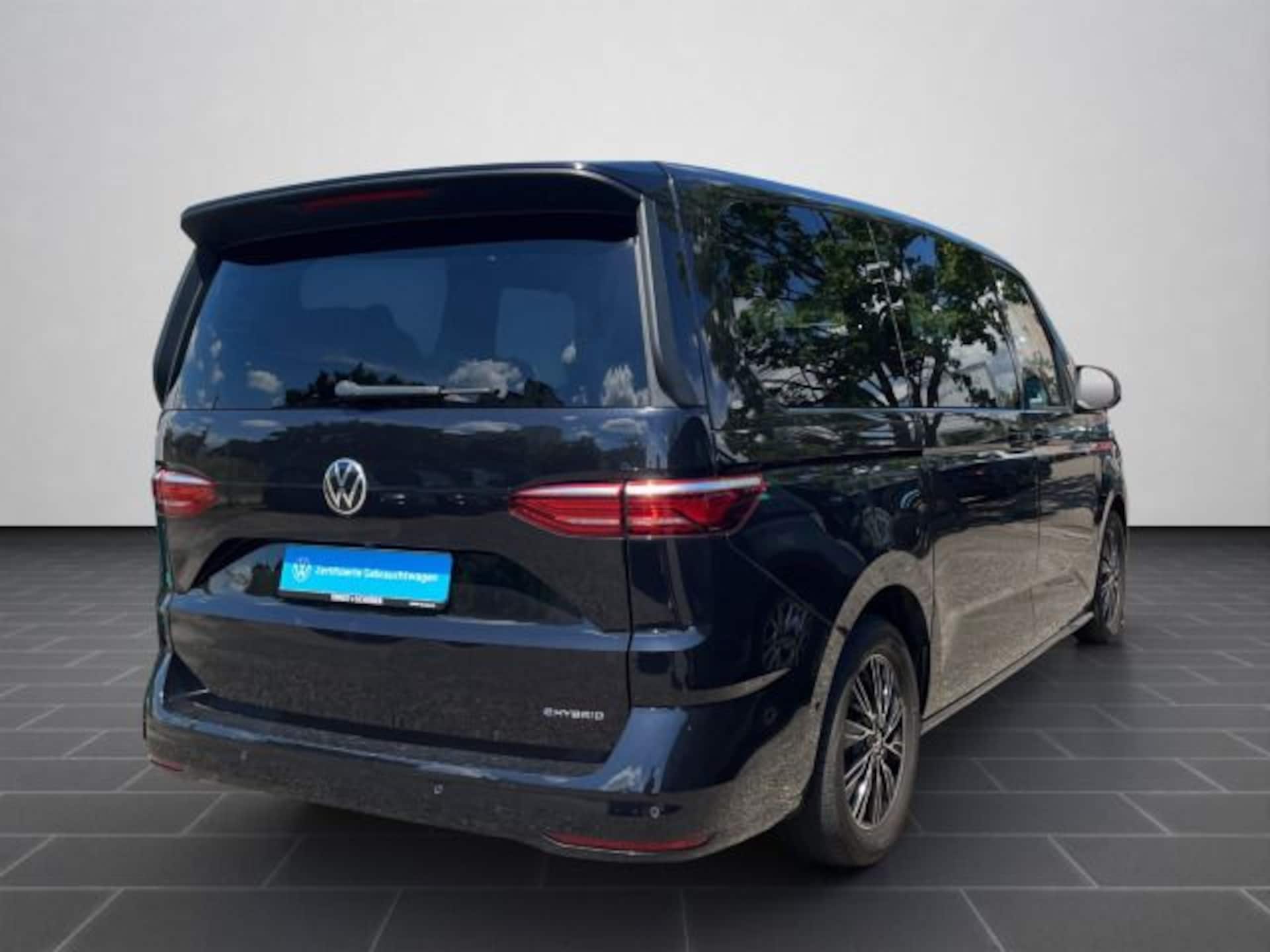 Volkswagen Multivan Langversion Basis-Modell