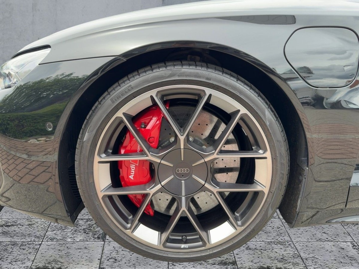 Bild über Audi RS e-tron GT performance e-tron quattro - für weitere Informationen kontaktieren Sie den Audi Partner