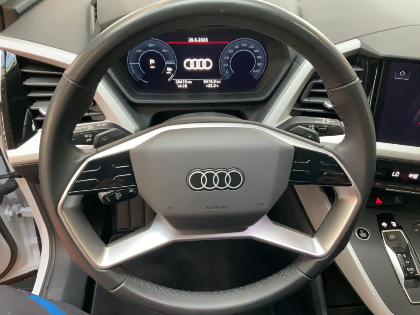 Bild über Audi Q4 e-tron 40 e-tron - für weitere Informationen kontaktieren Sie den Audi Partner