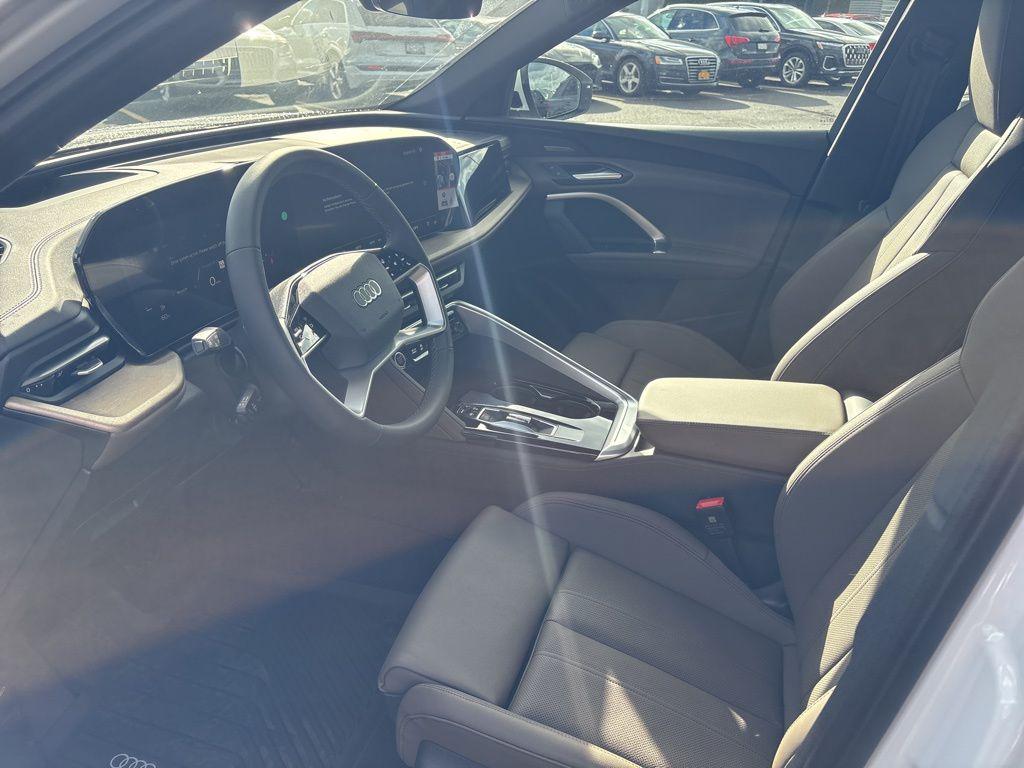 2025 Audi Q5 Premium Plus - Photo 9