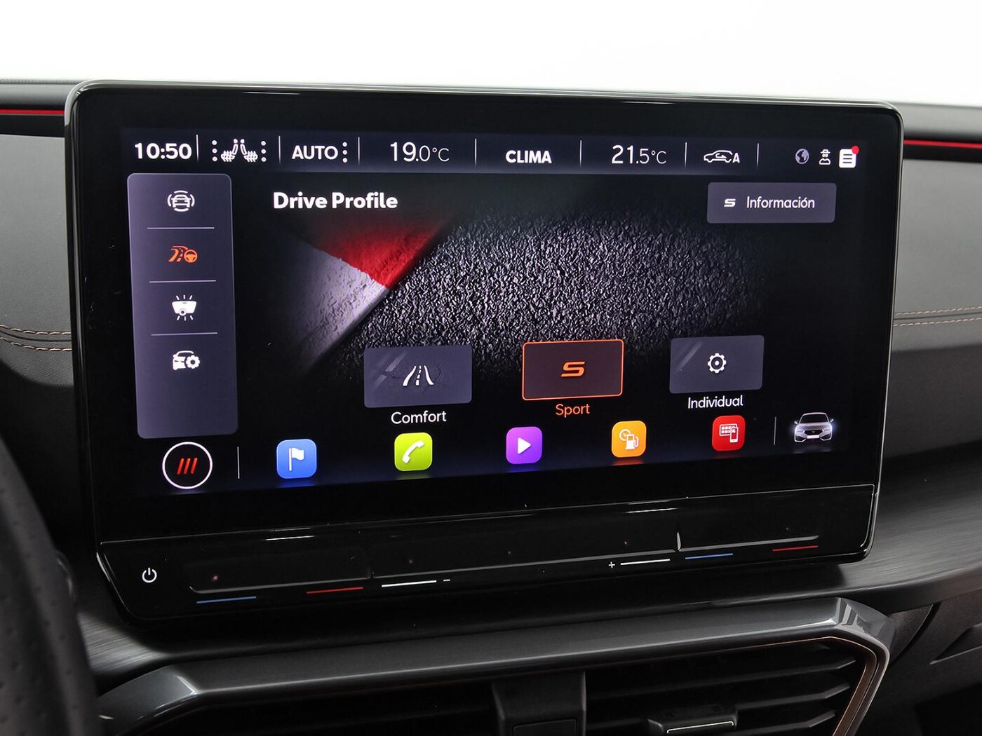 CUPRA Leon León 1.5 eTSI DSG 110 kW (150 CV) — photo 24