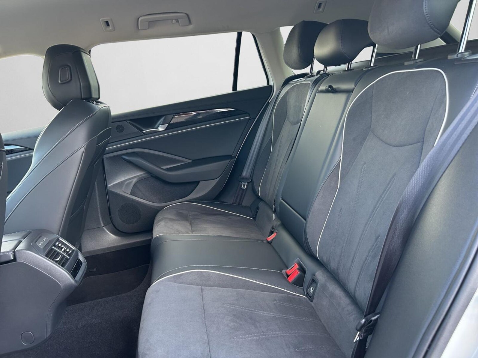 Volkswagen Passat – Bild 14