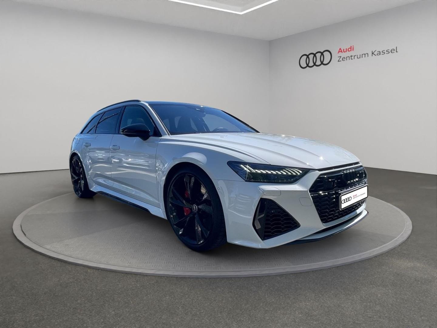 Bild über Audi RS 6 Avant TFSI quattro tiptronic - für weitere Informationen kontaktieren Sie den Audi Partner