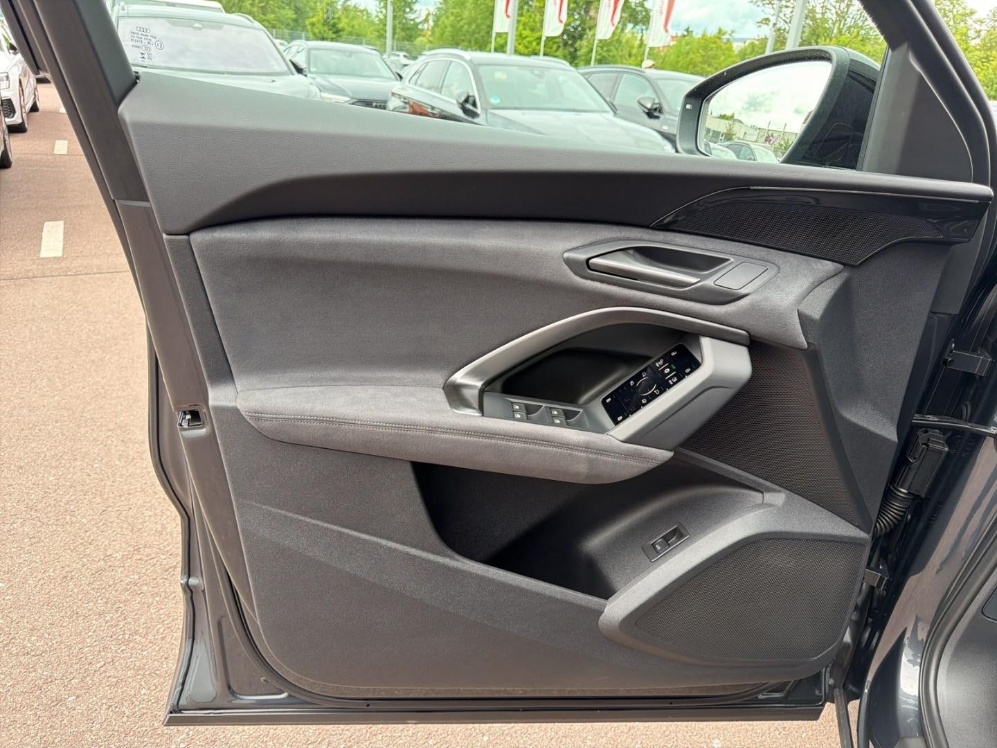 Bild über Audi Q5 SUV TDI quattro 150 kW S tronic - für weitere Informationen kontaktieren Sie den Audi Partner