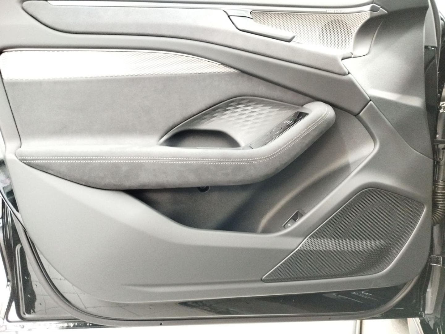 Bild über Audi A6 Avant TDI quattro 150 kW S tronic - für weitere Informationen kontaktieren Sie den Audi Partner